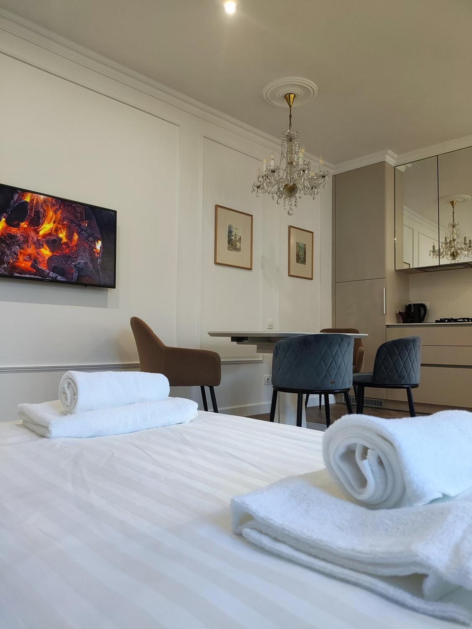 "M&D Apartmentslviv" Ultra Lux Rynok Square, 6Person 外观 照片